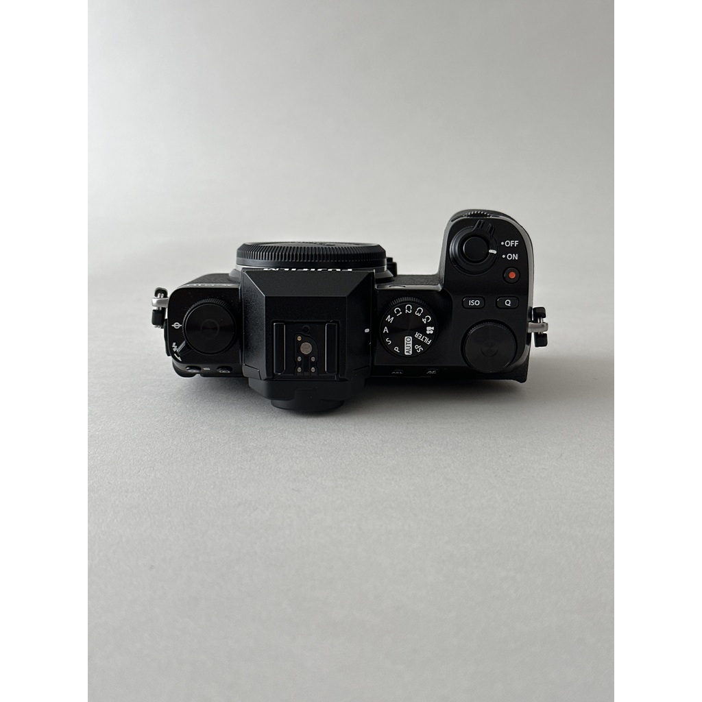FUJIFILM X-S10