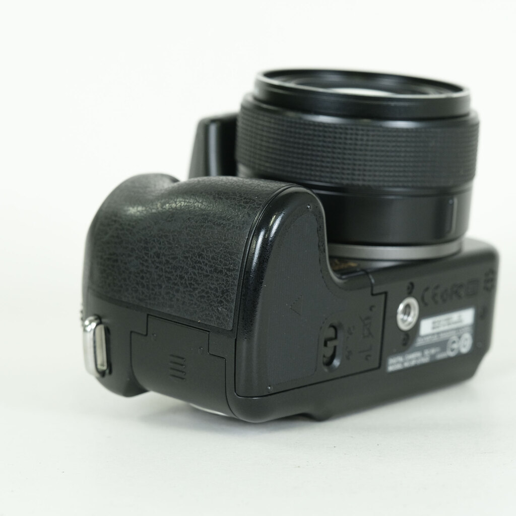 OLYMPUS CAMEDIA SP-570UZ