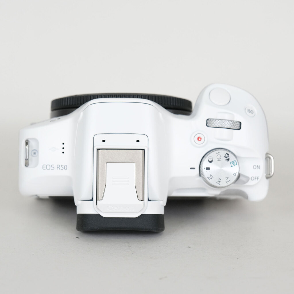 Canon EOS R50