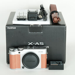 FUJIFILM X-A5 ボディ ブラウン