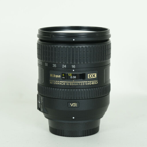 Nikon AF-S DX NIKKOR 16-85mm F3.5-5.6G ED VR Nikon AF-S DX NIKKOR 16-85mm F3.5-5.6G ED VR
