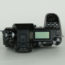 Panasonic LUMIX DC-S1 Panasonic LUMIX DC-S1