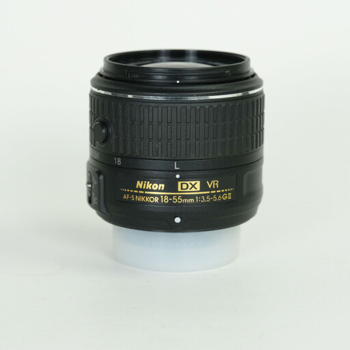 Nikon AF-S DX NIKKOR 18-55mm f3.5-5.6G VR II