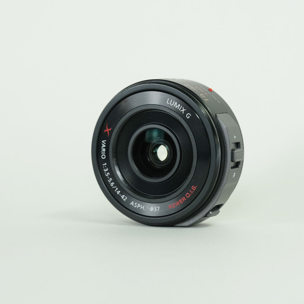 Panasonic LUMIX G X VARIO PZ 14-42mm / F3.5-5.6 ASPH. / POWER O.I.S. Panasonic LUMIX G X VARIO PZ 14-42mm / F3.5-5.6 ASPH. / POWER O.I.S.