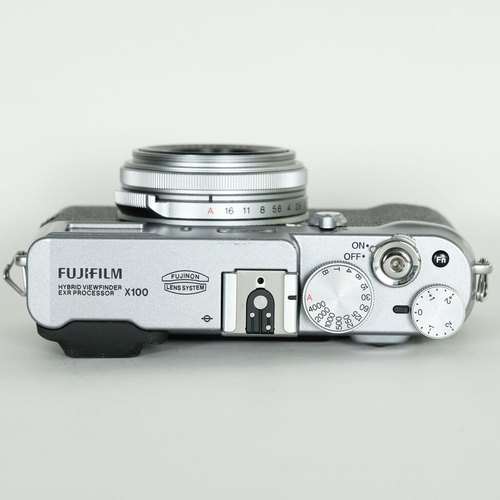 FUJIFILM FinePix X100