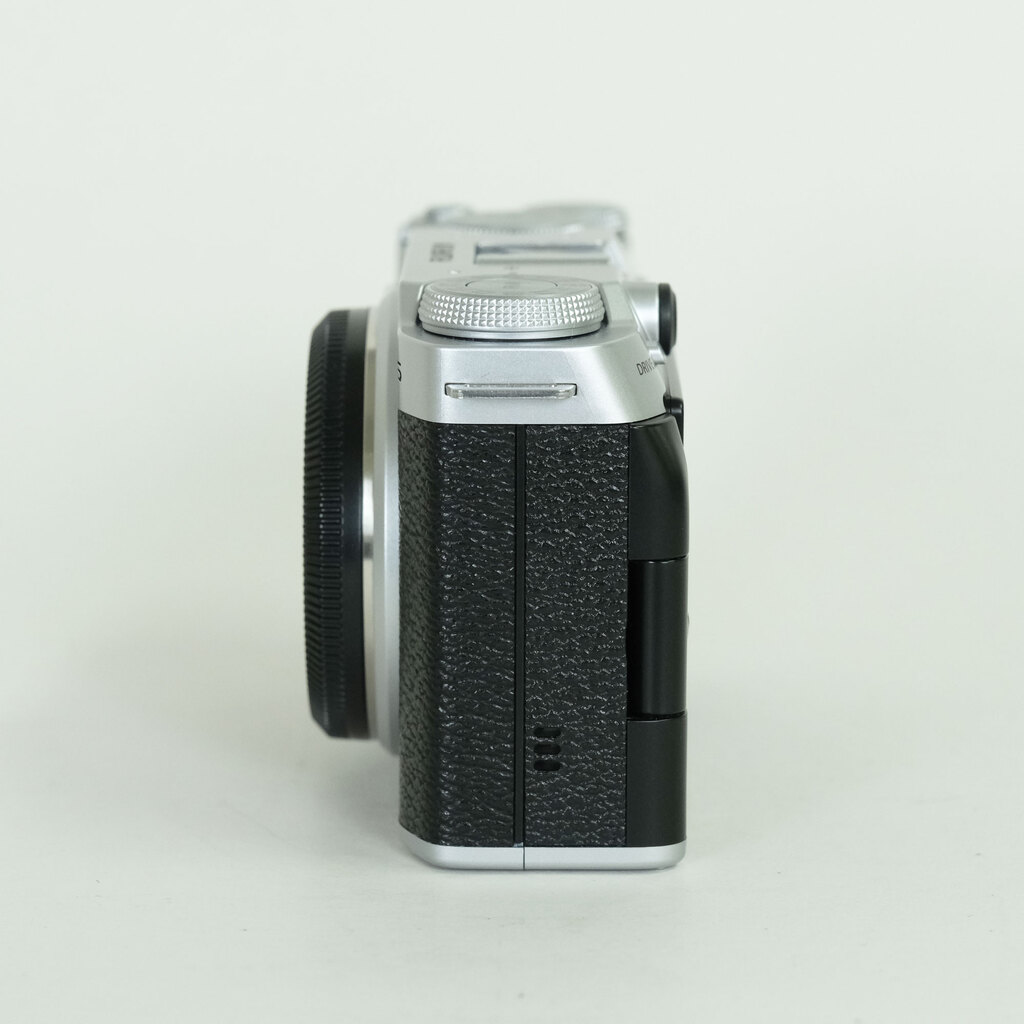 FUJIFILM X-M5