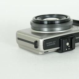 OLYMPUS XZ-1 チタニウムシルバー プレミアムキット OLYMPUS XZ-1 チタニウムシルバー プレミアムキット