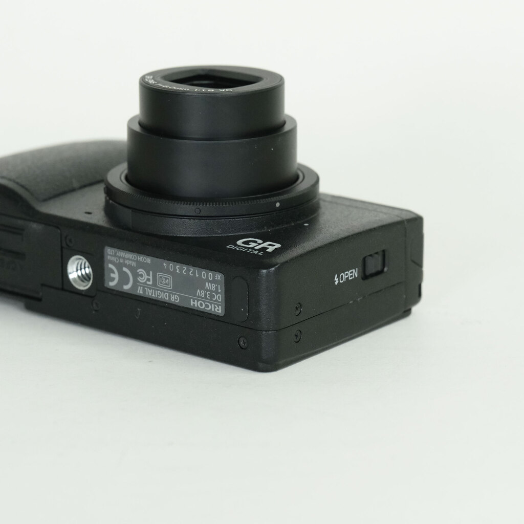RICOH GR DIGITAL IV