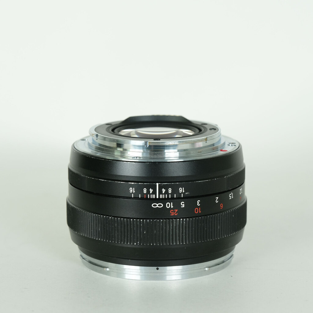 Carl Zeiss Planar T* 50mm F1.4 ZE [キヤノンEF用]