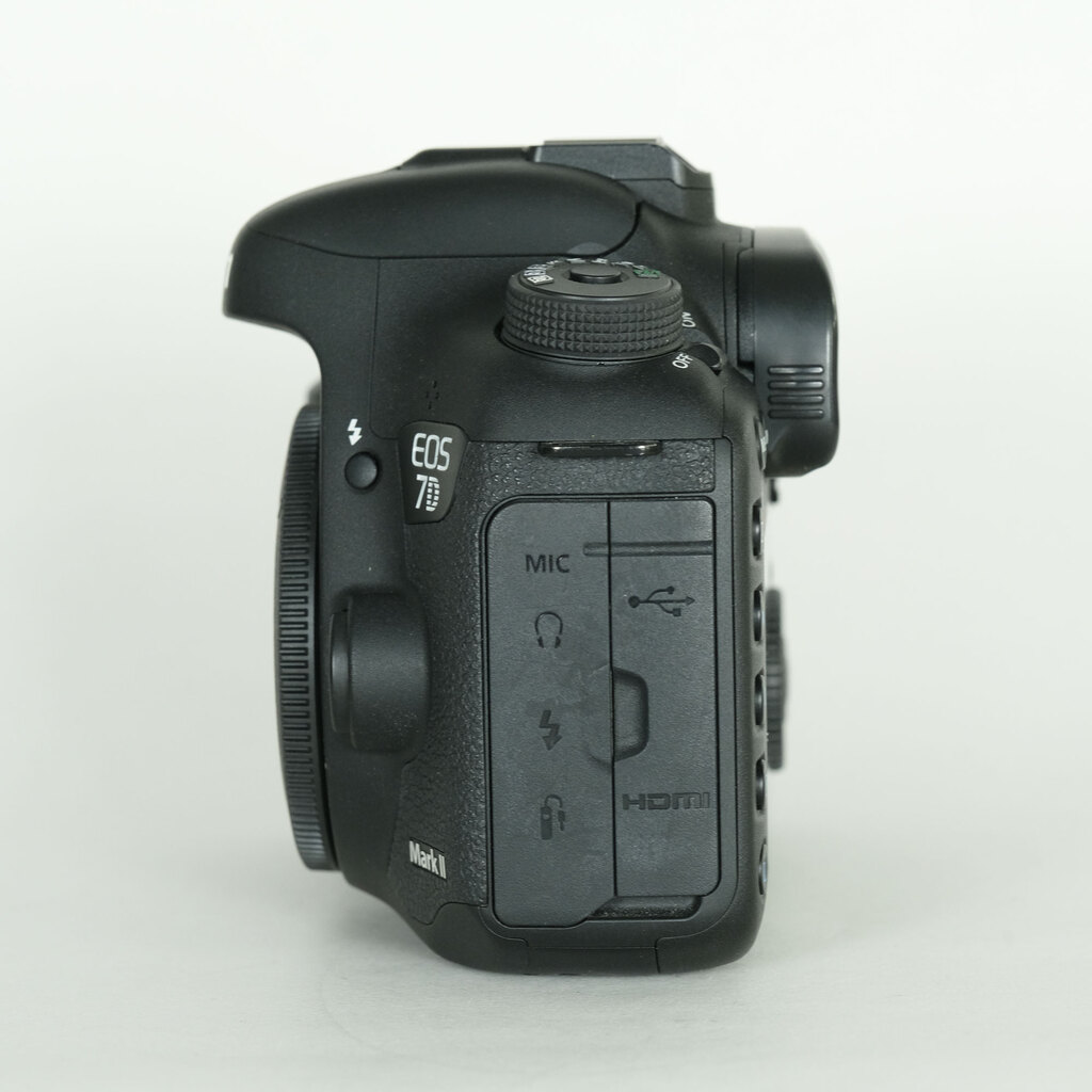 Canon EOS 7D Mark II