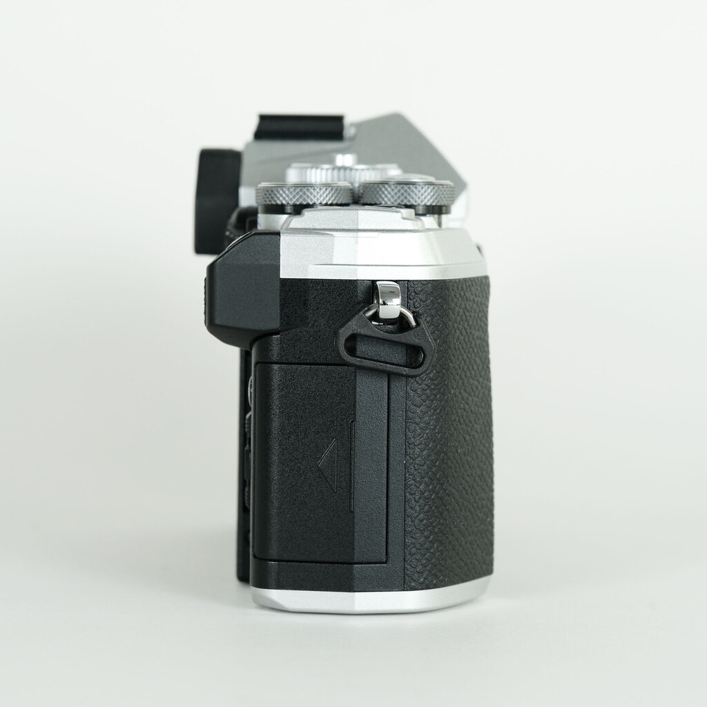 OLYMPUS OM-D E-M5 Mark III