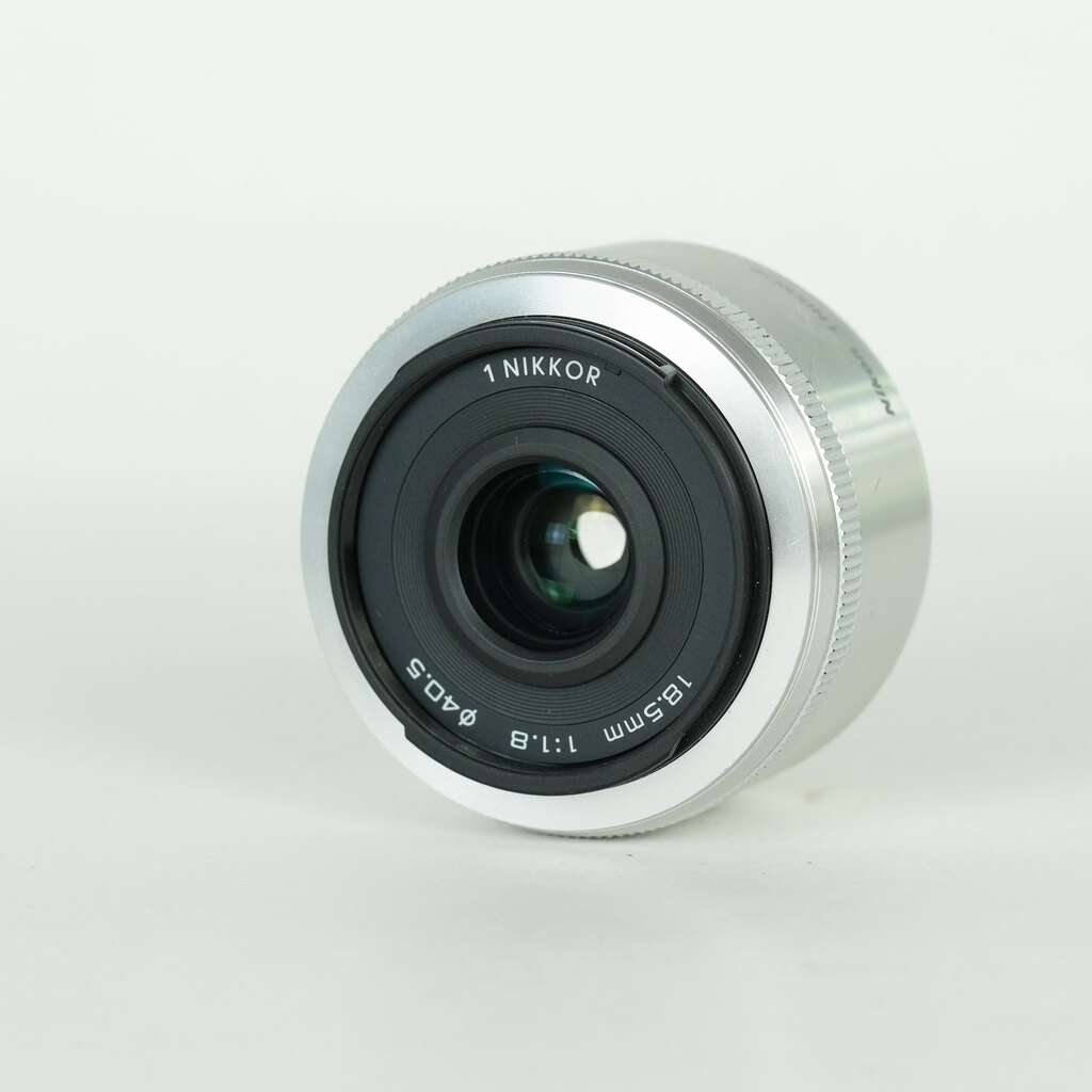 Nikon 1 NIKKOR 18.5/1.8 シルバーの出品 | ONE SCENE（ワンシーン）