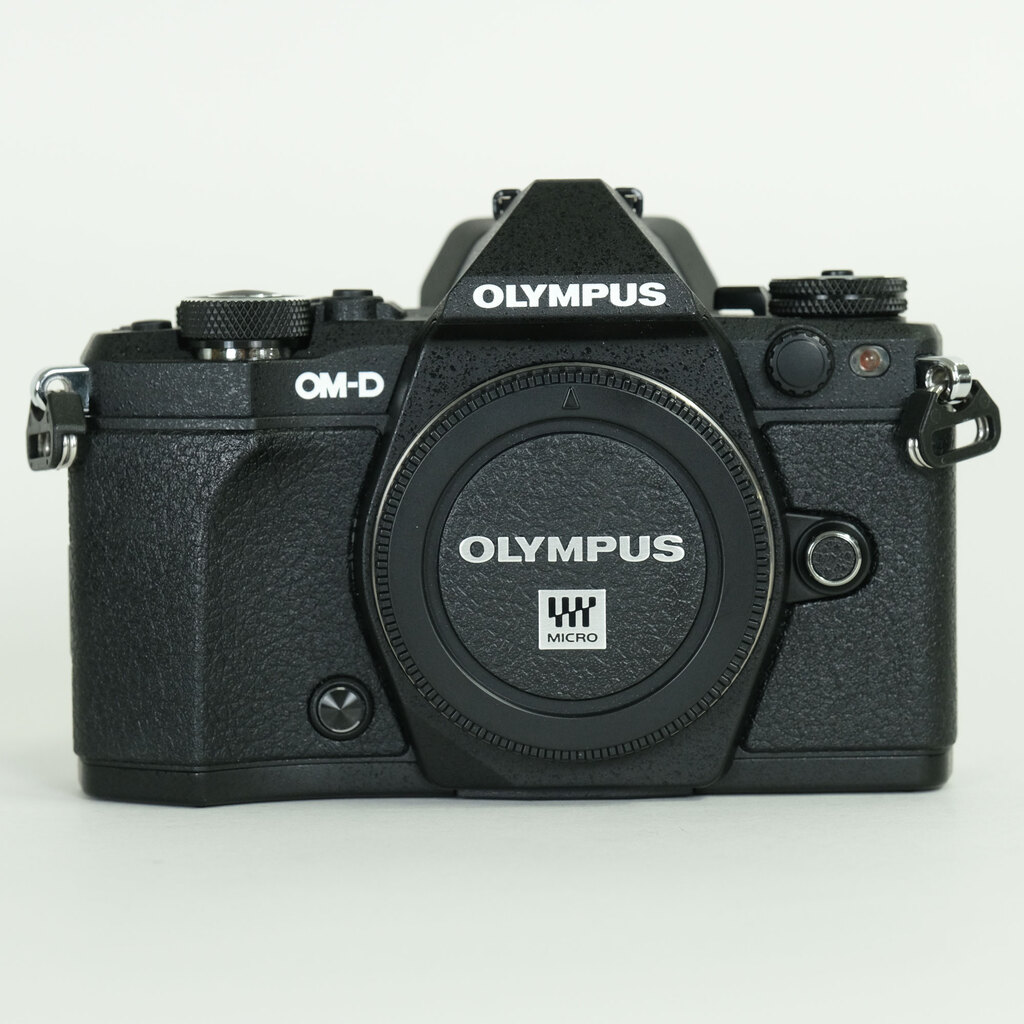 OLYMPUS OM-D E-M5 Mark II