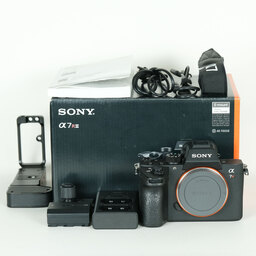 SONY α7R III(ILCE-7RM3) SONY α7R III(ILCE-7RM3)