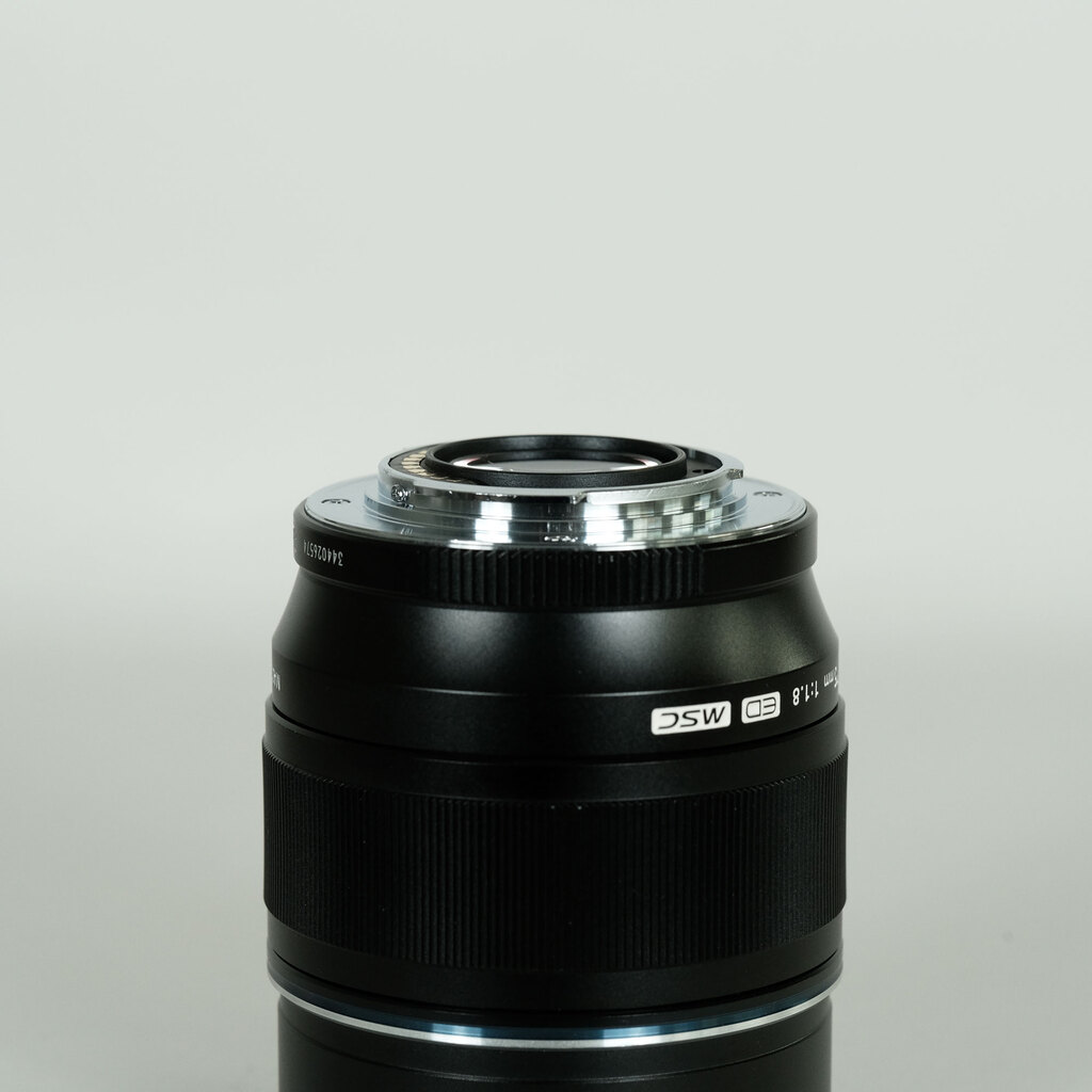 OLYMPUS M.ZUIKO DIGITAL ED 75mm F1.8