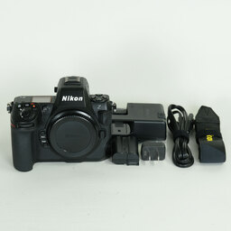 Nikon Z8