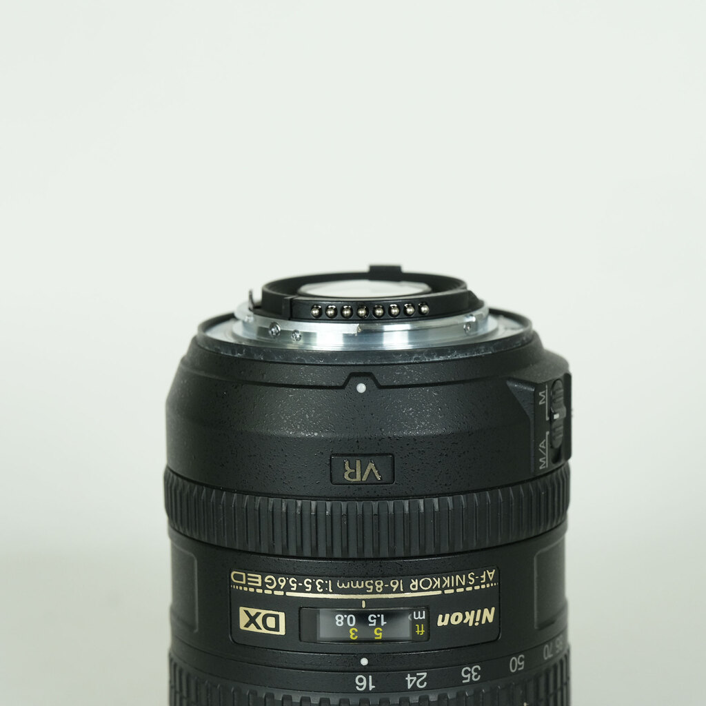 Nikon AF-S DX NIKKOR 16-85mm F3.5-5.6G ED VR Nikon AF-S DX NIKKOR 16-85mm F3.5-5.6G ED VR