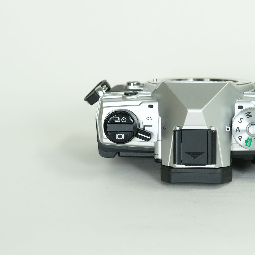 OM SYSTEM OM-5