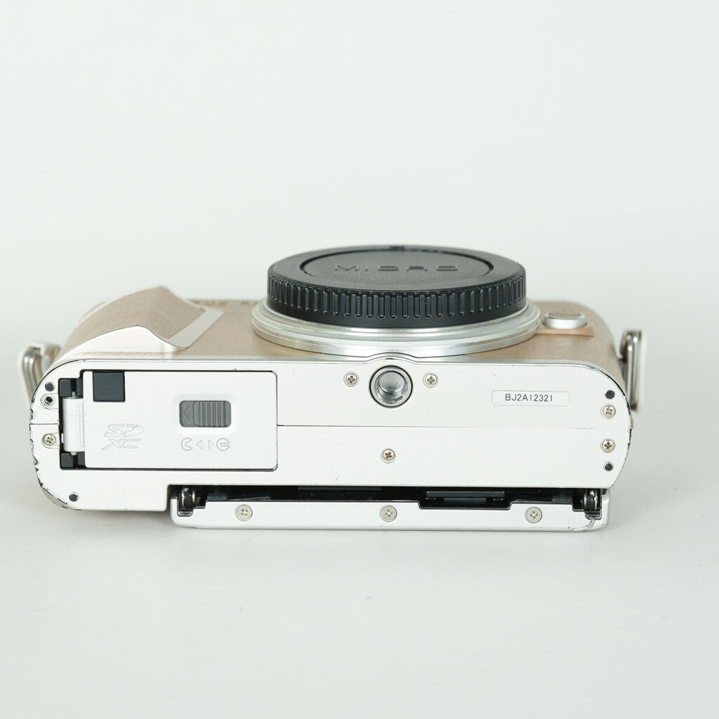 OLYMPUS PEN E-PL9