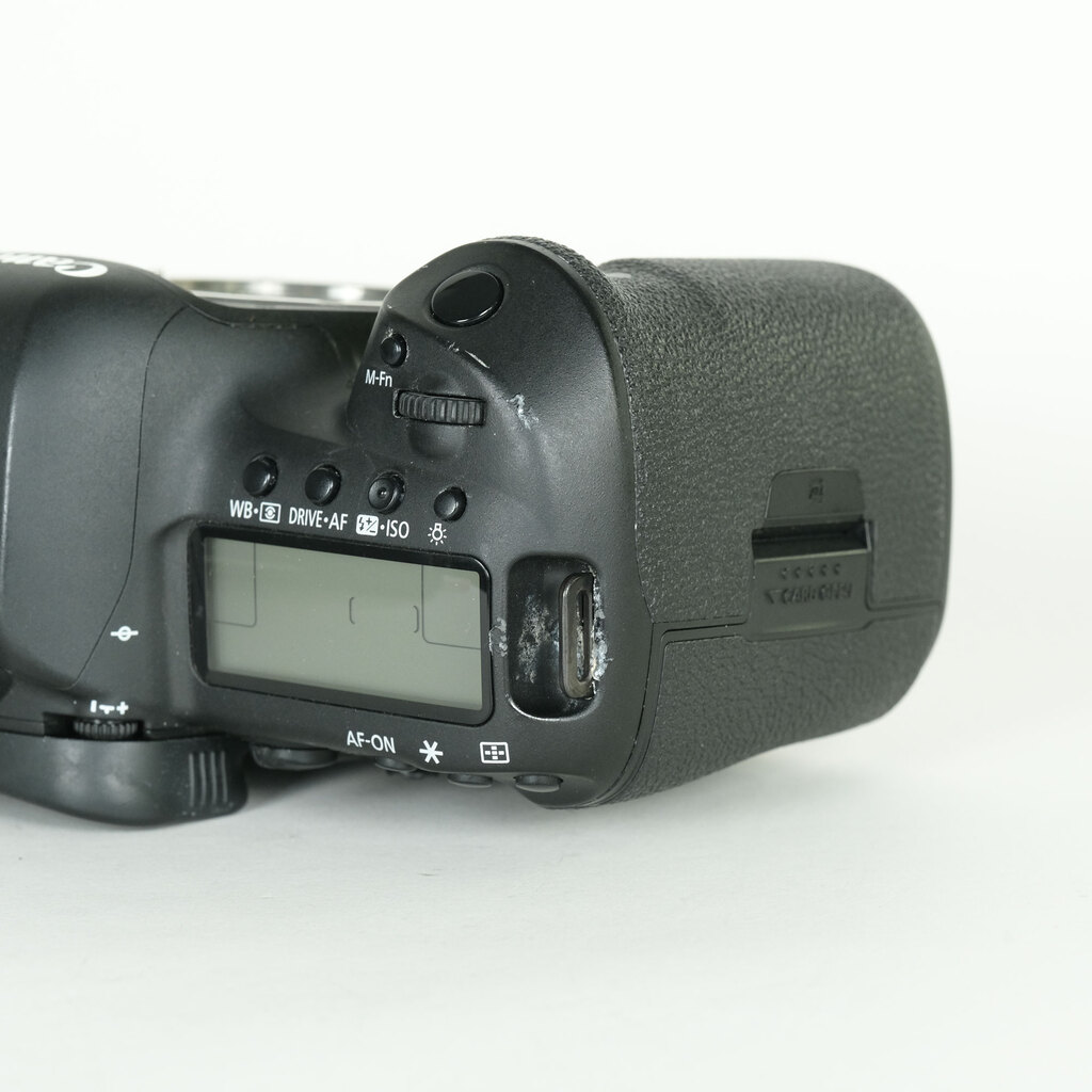 Canon EOS 5D Mark IV Canon EOS 5D Mark IV