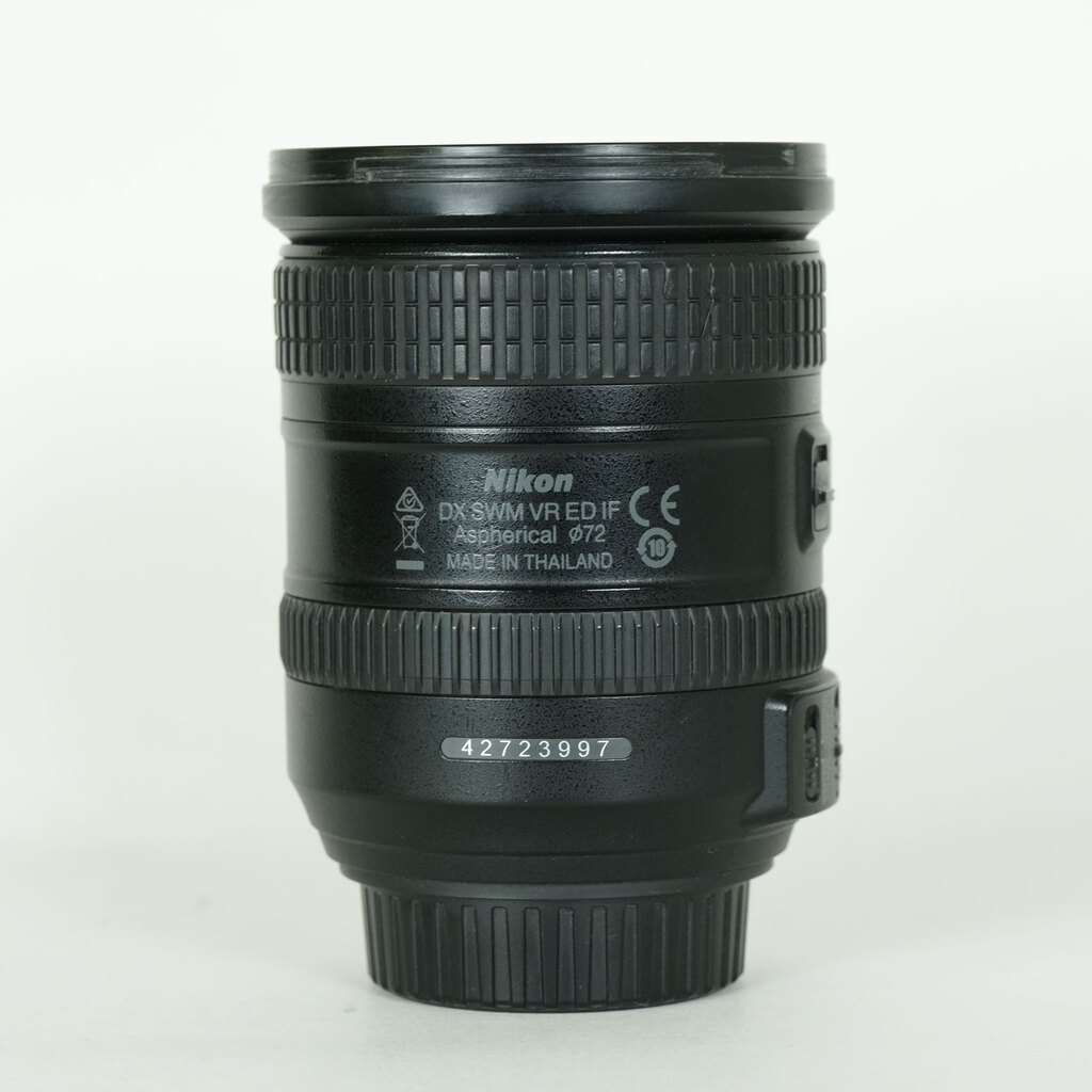 Nikon AF-S DX NIKKOR 18-200mm F3.5-5.6G ED VR II Nikon AF-S DX NIKKOR 18-200mm F3.5-5.6G ED VR II