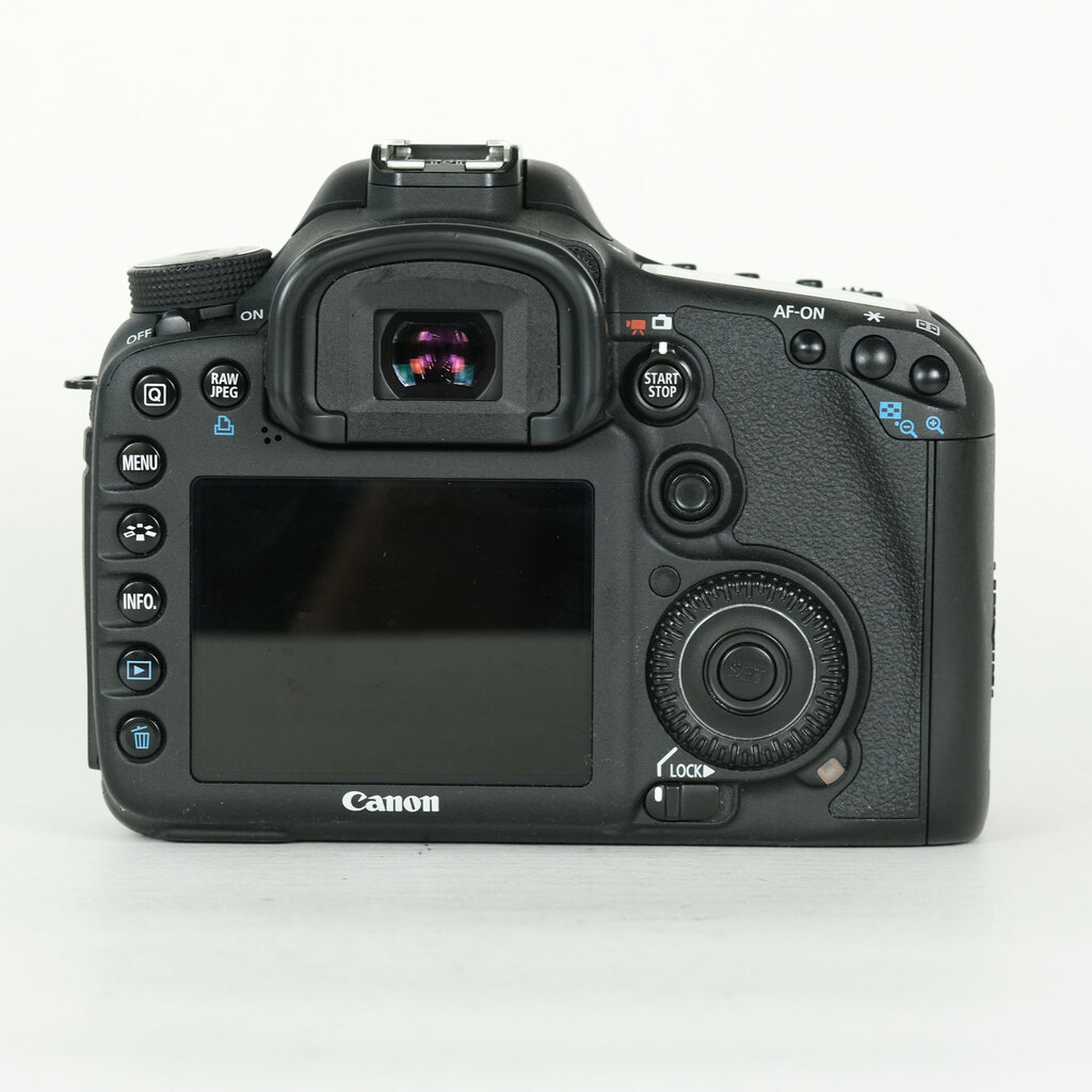 Canon EOS 7D ボディの出品 | ONE SCENE（ワンシーン）