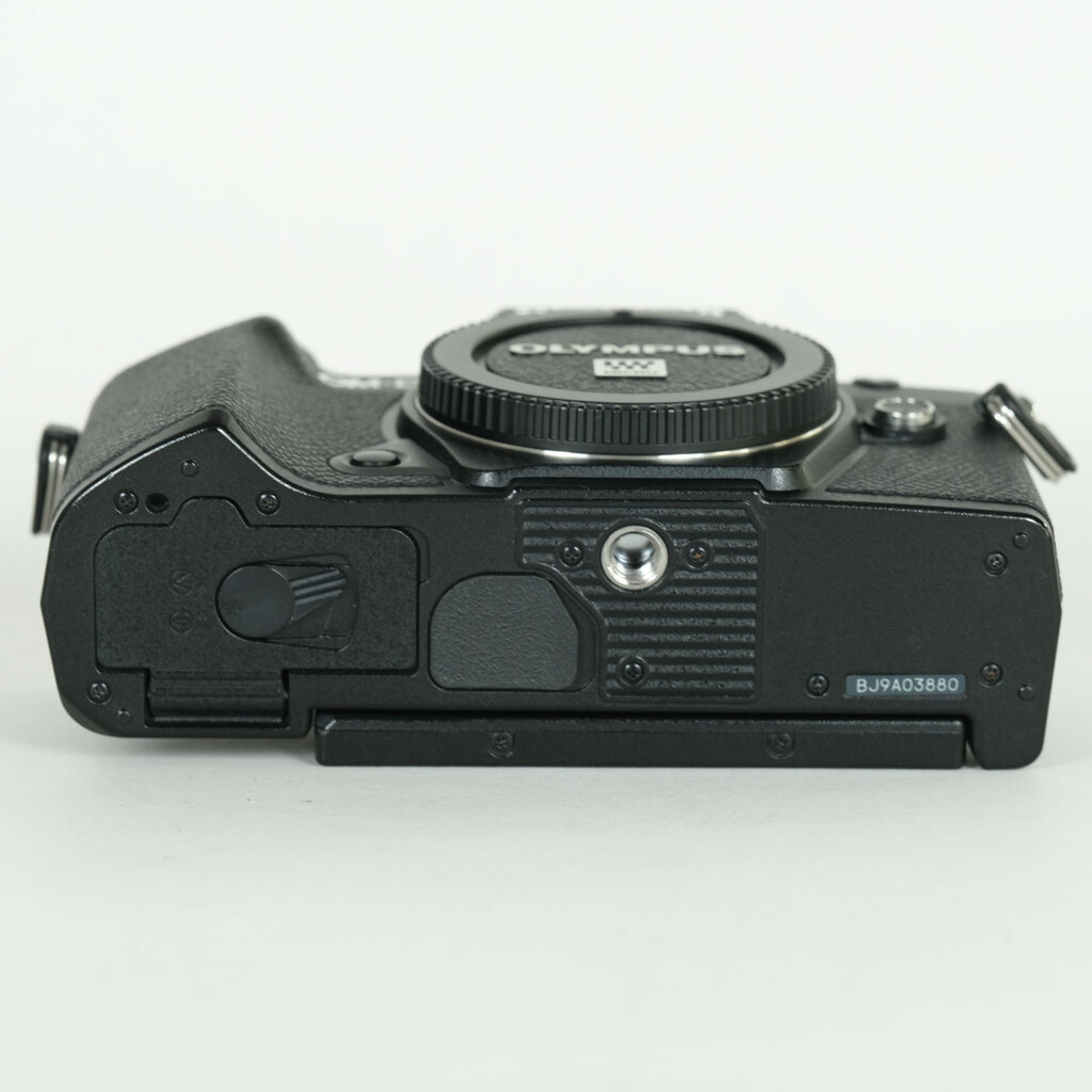 OLYMPUS OM-D E-M5 Mark III