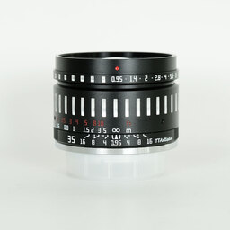銘匠光学 TTArtisan 35mm F0.95 C (フジフイルムX用) ブラック×シルバー