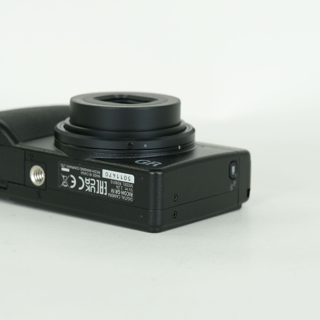 RICOH GR IV
