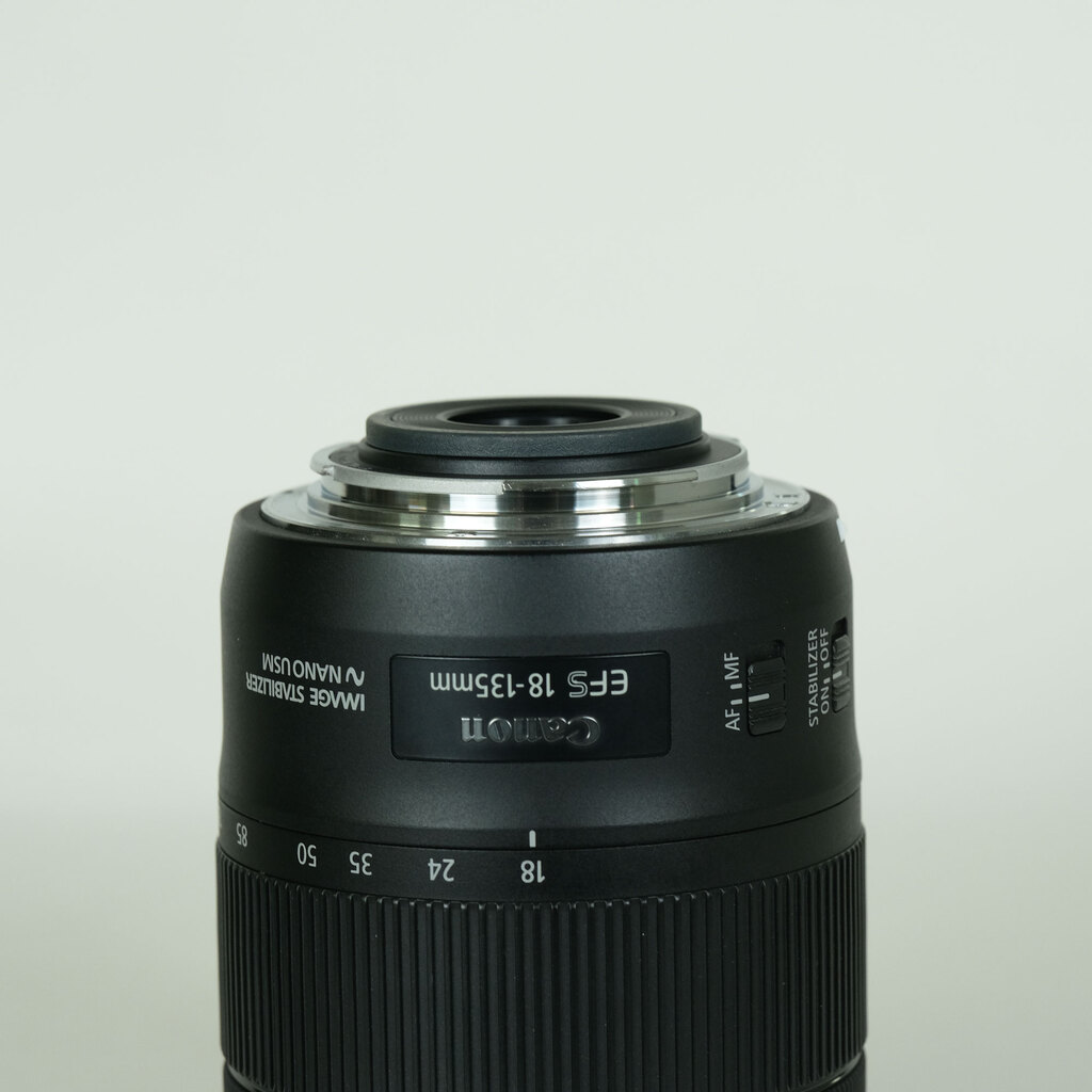 Canon EF-S18-135mm F3.5-5.6 IS USM