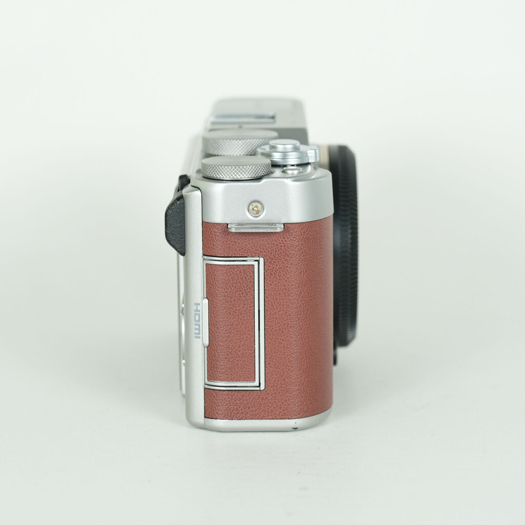 FUJIFILM X-A3 ボディ ブラウンの出品 | ONE SCENE（ワンシーン）