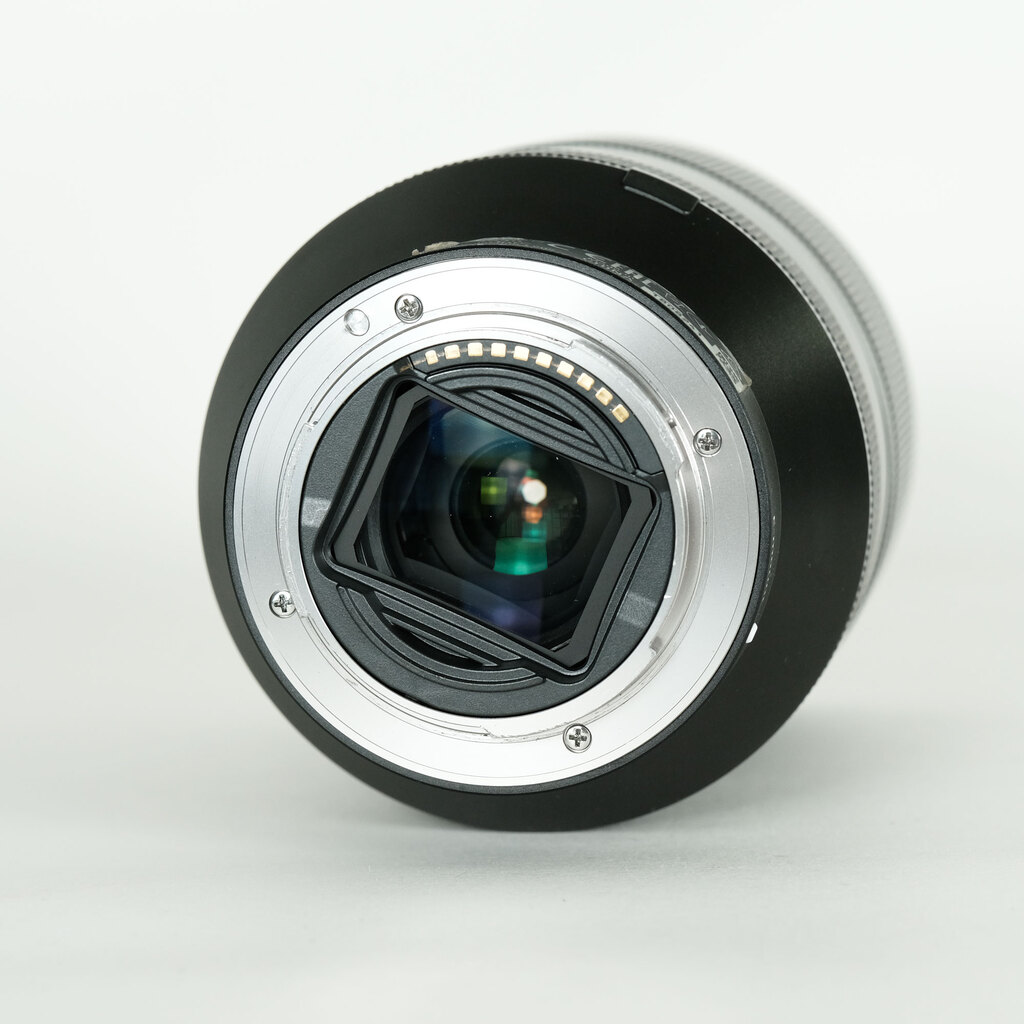 SONY FE 24-240mm F3.5-6.3 OSS SEL24240