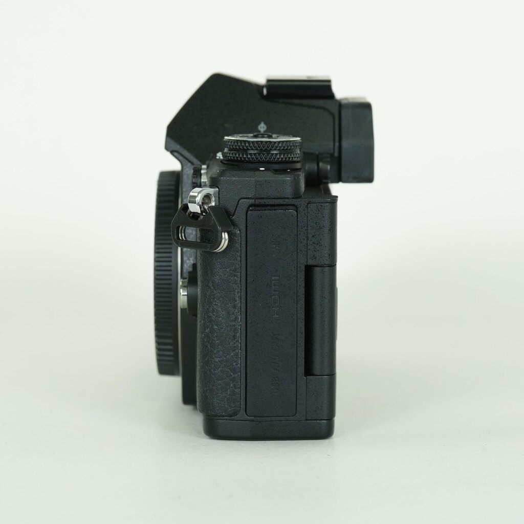 OLYMPUS OM-D E-M5 Mark II