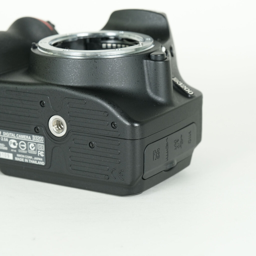 Nikon D3200ボディ ブラックの出品 | ONE SCENE（ワンシーン）