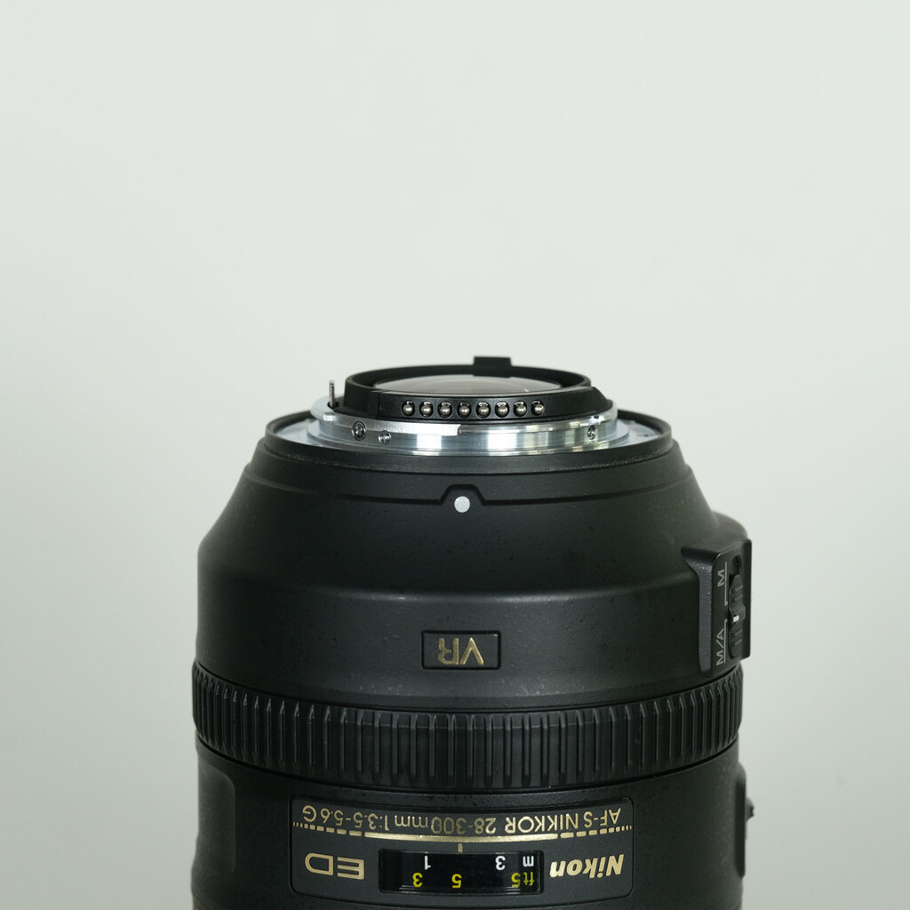 Nikon AF-S NIKKOR 28-300mm f/3.5-5.6G ED VR