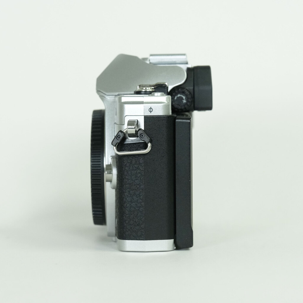 OLYMPUS OM-D E-M10 Mark IV