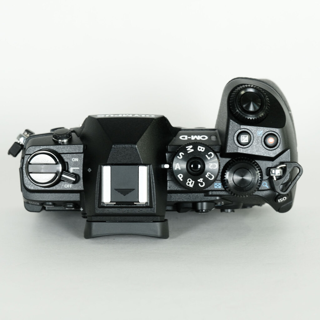 OLYMPUS OM-D E-M1 Mark III