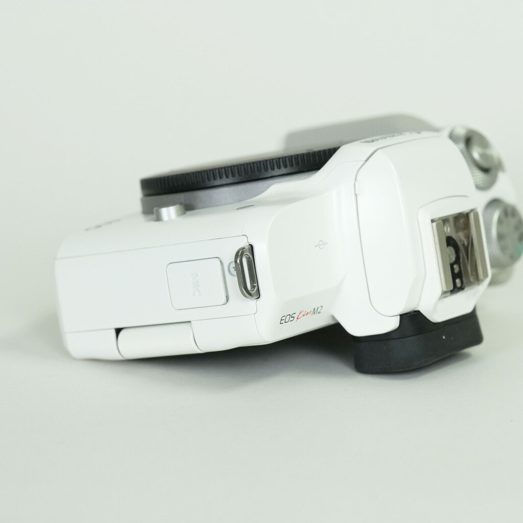 Canon EOS Kiss M2