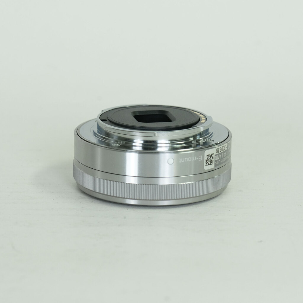 SONY E 16mm F2.8 SEL16F28