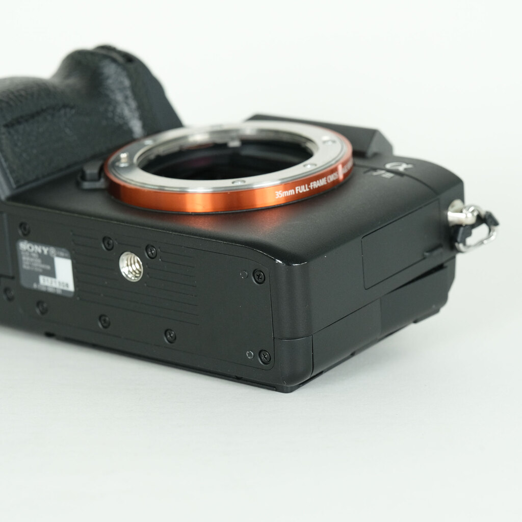 SONY α7 III（ILCE-7M3）の出品 | ONE SCENE（ワンシーン）