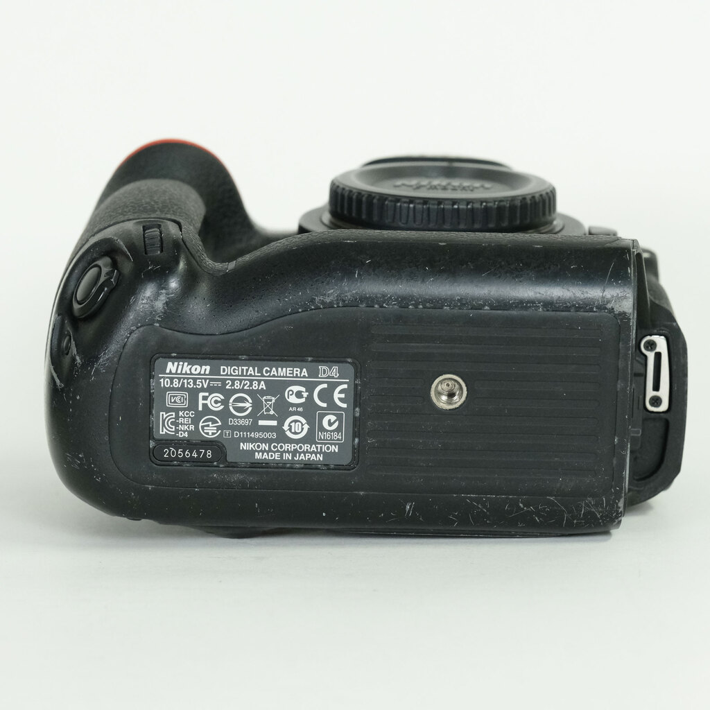 Nikon D4