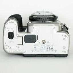 PENTAX K-1 Limited Silver〔バッテリーグリップ D-BG6 /バッテリー×2 / メタルホットシュー付属〕