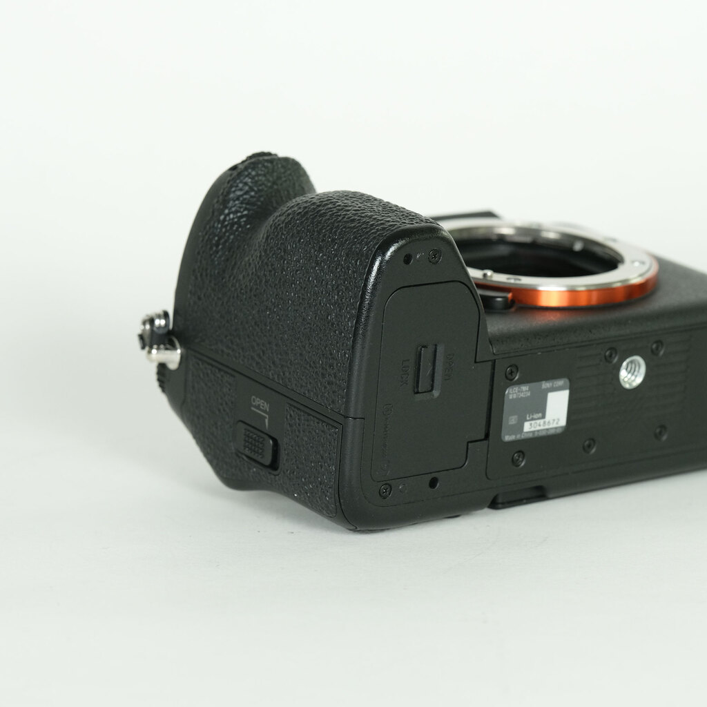 SONY α7 IV(ILCE-7M4) SONY α7 IV(ILCE-7M4)