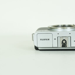 FUJIFILM X-A7 ボディ シルバー