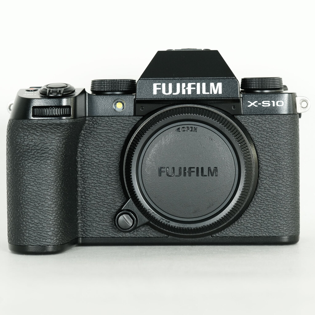 FUJIFILM X-S10