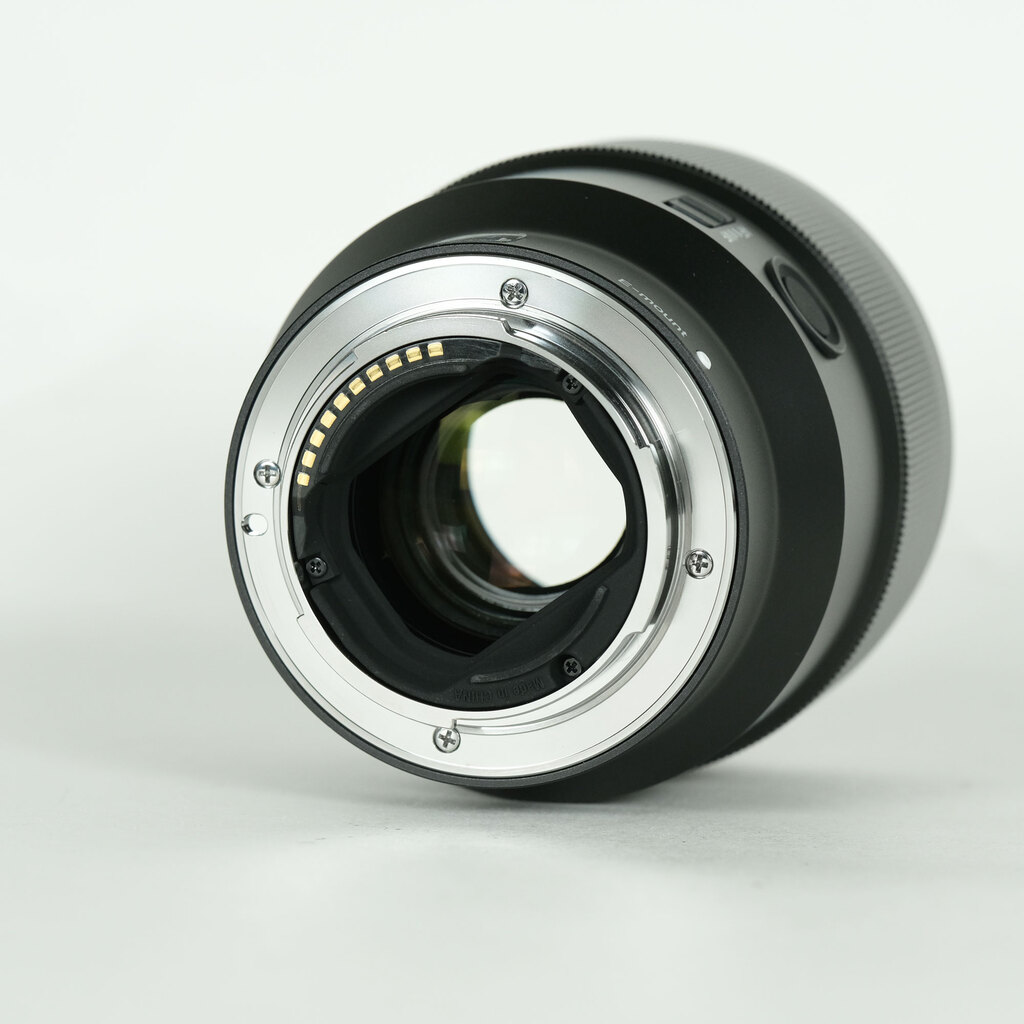 SONY FE 85mm F1.8 SEL85F18の出品 | ONE SCENE（ワンシーン）
