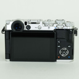OLYMPUS PEN-F