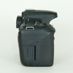 Canon EOS 9000D