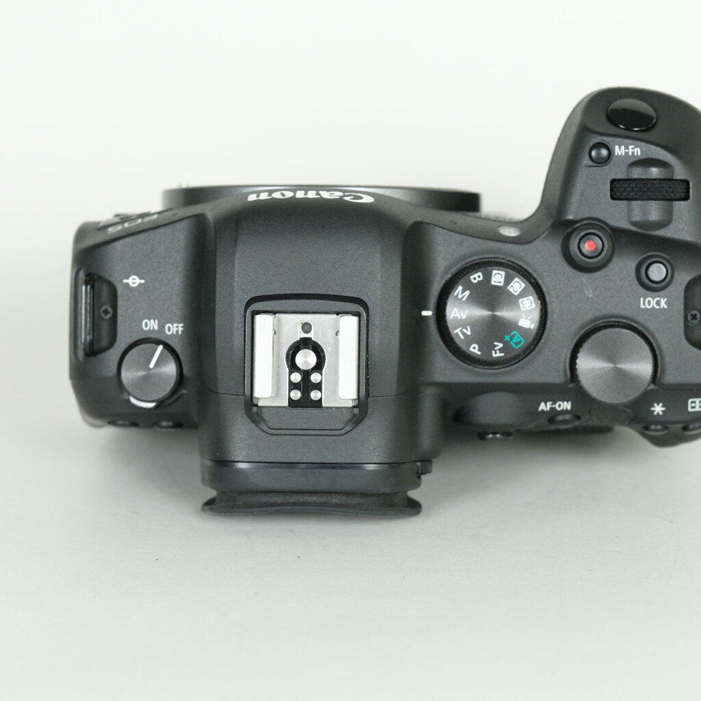 Canon EOS R6 Canon EOS R6