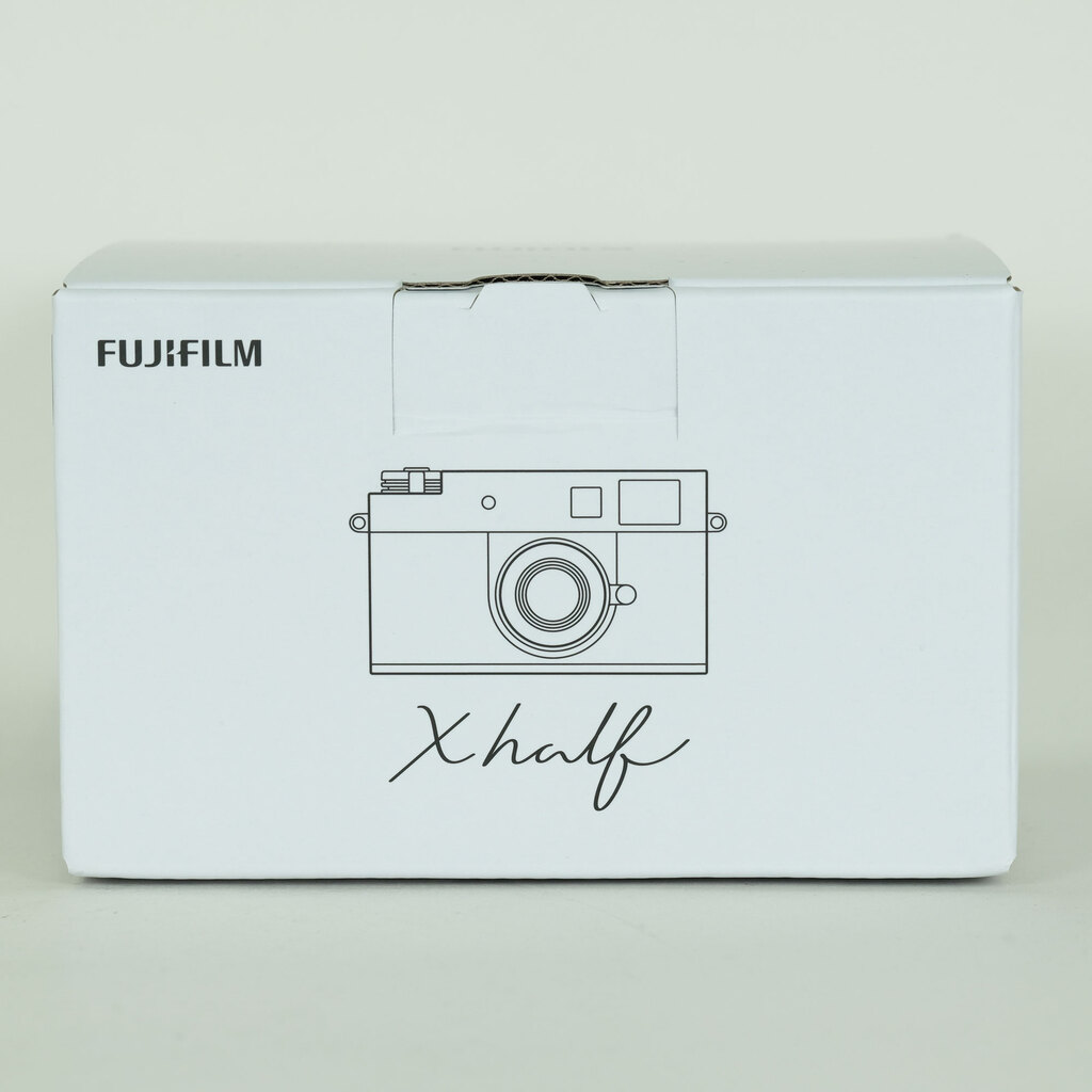 FUJIFILM X half X-HF1